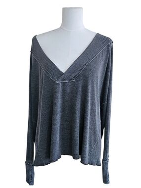 We The Free Charcoal Gray V-Neck Waffle Knit Long Sleeve Top Size M